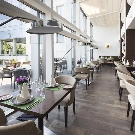מלון Metropol Palace, 5*